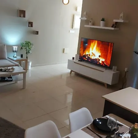Paramount Gardens C202 * לרנקה