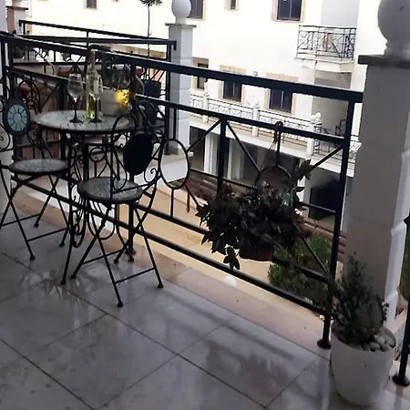 Paramount Gardens C202 דירה לרנקה