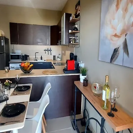Апартаменти Paramount Gardens C202 Ларнака
