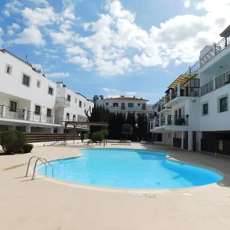 Paramount Gardens C202 דירה *