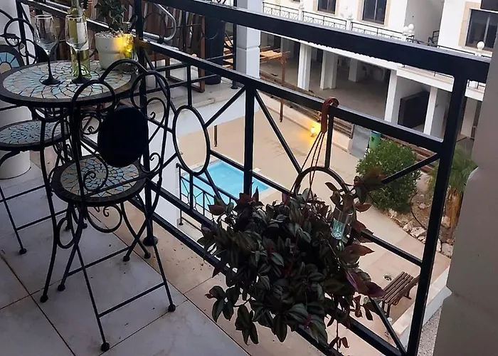 Paramount Gardens C202 アパート ラルナカ